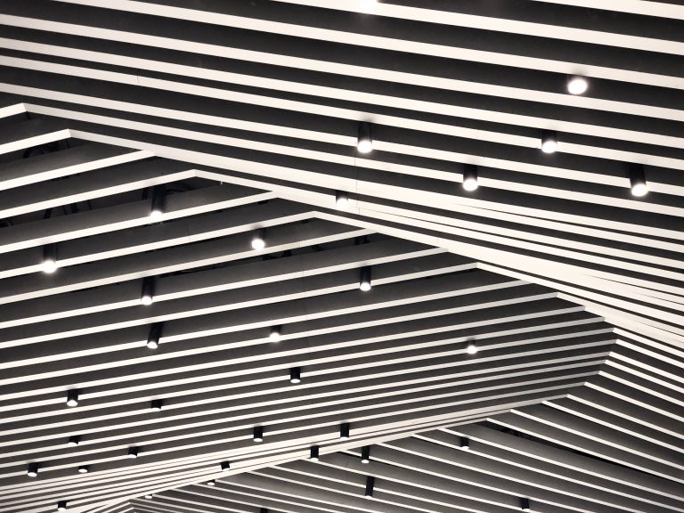 Hauteur minimale faux plafond : quelle cote respecter ?