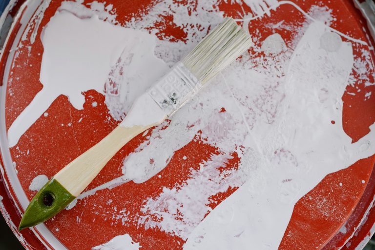 Comment enlever de la peinture sur du plastique sans l&rsquo;abîmer ?