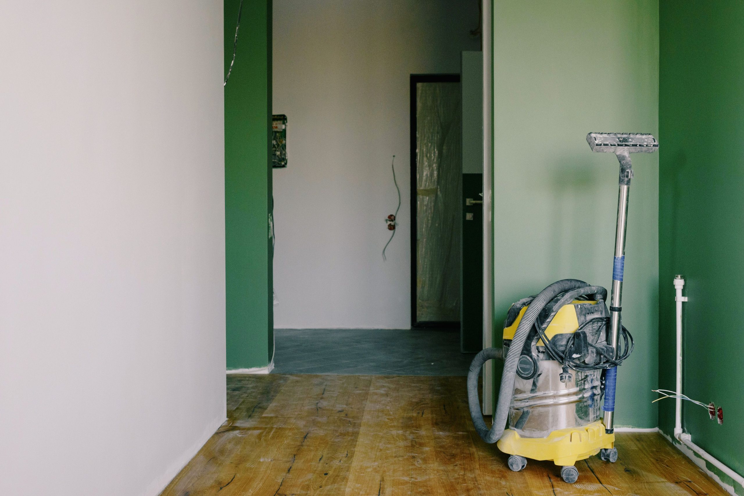 Aspirateur industriel nettoyage parquet rénovation