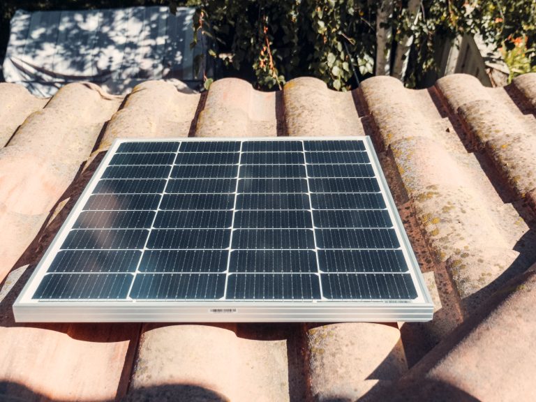 Que peut-on alimenter avec un panneau solaire 400W ?