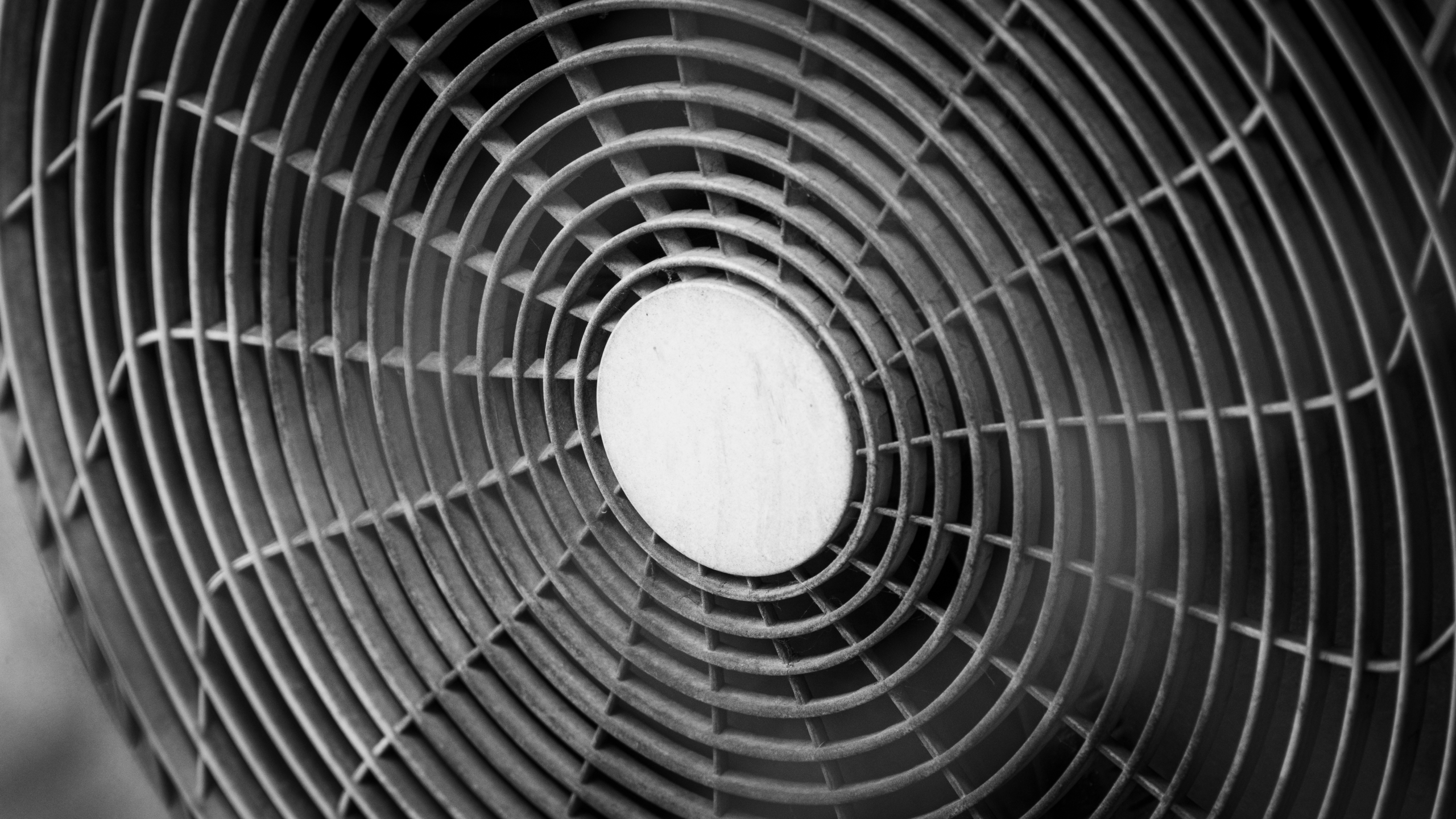 Ventilateur industriel gros plan design concentrique noir blanc